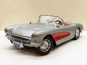 ■ダイキャストカー■CHEVROLET CORVETTE 1957 コルベット■1/18■burago社製■