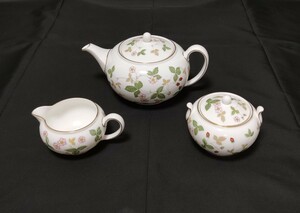 WEDGWOOD ウェッジウッド ワイルドストロベリー ティーポット ・シュガーポット ・クリーマー 3点セット【現状品】xy518007