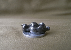 ■添配・添景・彫金・銀製（Miniature accessories）『鴛鴦（おしどり）　雌雄つがい』