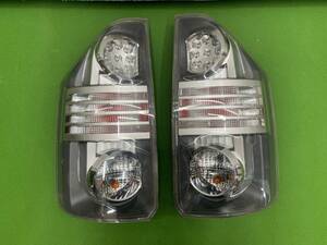 トヨタ ZRR70W ZRR75W　ヴォクシー LEDテールランプ 左右セット ICHIKOH 28-199