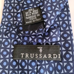 トラサルディ (TRUSSARDI)ネイビー柄ネクタイ