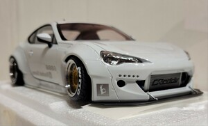 オートアート　1/18 ROCKET BUNNY 86 WHITE