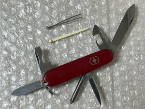 【 8機能 】 VICTORINOX ビクトリノックス マルチツール スイス製 レッド 赤 ■ ナイフ 栓抜き 缶切り ドライバ等 キャンプ 松1167