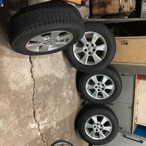 ブリヂストン　ブリザックVRX2 215／65r16 20アルファード　20ベルファイヤー　スタッドレス