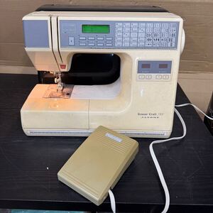 UTN395 JANOME ジャノメ センサークラフト MODEL7300 フットペダル付き コンピューターミシン ハンドクラフト 通電のみ確認済み 現状品