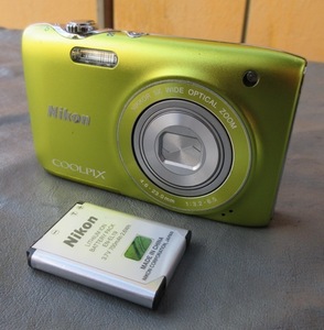 ☆クリックポスト￥185☆Nikon ニコン COOLPIX S3100 バッテリー付き クールピクス イエロー デジカメ デジタルカメラ