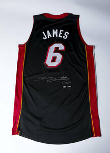 超貴重レブロン・ジェームズ、マイアミ・ヒート 2012年NBA優勝記念サイン入りジャージ、アッパーデック証明書付き