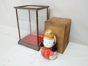 R-073369 時代物　昭和十三年(1938年) 京都　丸屋　大木平蔵　鯛持ち ガラスケース付き 京人形(木彫り、御所人形、子供、子ども、共箱付き)
