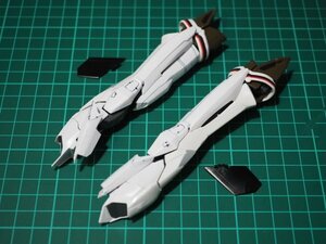 ☆GMG06☆ジャンク★バンダイ マクロス 1/72 VＦ-25Ｆ メサイアバルキリー アルト機 脚部 のみ（ウイング止めパーツ欠） ジャンク部品取り