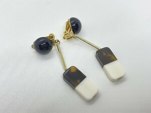 ALEXANDRINE PARIS　アレクサンドリーヌパリ イヤリング　アクセサリー　べっ甲×ホワイト　ゴールド　☆ｃ２０6