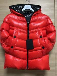 モンクレール　CLAIR ダウンジャケット　オーバーサイズ　新品タグ付きMONCLER