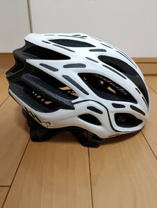 ヒルクライムに絶版最軽量170g OGK KABUTO FLAIRヘルメット サイズS/M(55-58cm) 白　 自転車 ロードバイク サイクリング