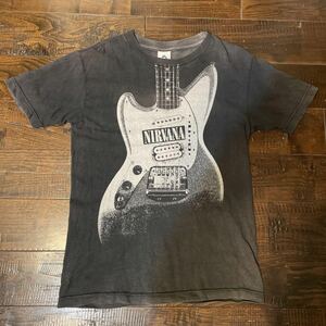 ヴィンテージ ニルバーナ Tシャツ nirvana カートコバーン グランジ　ブラック 黒 古着 半袖 シャツ カットソー　ギター　フェード　ロック