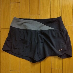 NIKE　ナイキ　レディースS　ショートパンツ　インナー付♪　ブラック