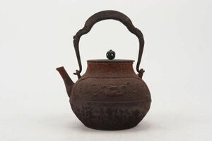 【氷】初だし 釜師造 蔵六型 古代地紋 砲口 小鉄瓶 鉄壷 煎茶道具 FE132