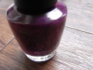 在庫ラスト１本●レア ●OPI●F13　 Louvre Me Louvre Me Not　　●フランス コレクション　　宝石のようなグレープ