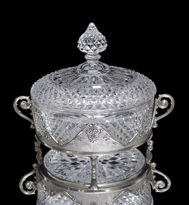 オールド・バカラ (BACCARAT) 1890年頃 特大サイズ 3.6kg 台座付き大型切子蓋物 小物入れ ディアマン・ビゾー アンティーク 春海商店 レア