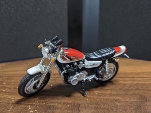 1/24スケール ZⅡ カスタムコレクション Kawasaki ZⅡ あいつとララバイ 楠みちはる 菱木研二