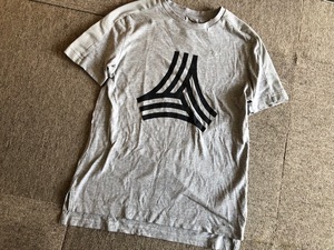 ★adidasアディダスジュニアロゴTシャツ160★グレー