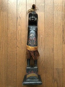 木彫像　詳細不明　彫刻　高さ55cm　幅12.4cm 　奥行13cm　548g　アジアン　バリ島　オーストラリア　アボリジニ　原住民　羽根　送料無料