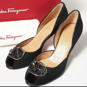 サルヴァトーレフェラガモSalvatore Ferragamoピンヒールパンプス　高級ブランド