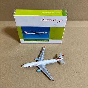 ■SCHABAK 1/600 オーストリア航空 A330-200【中古品】■Austrian