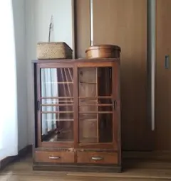 古い木製　格子ガラス　戸棚　食器棚　収納棚　水屋箪笥　古家具