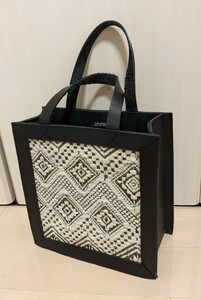 OJO DE MEX　オホデメックス■黒　刺繍　個性的　四角　ハンドバッグ■美品　送料無料