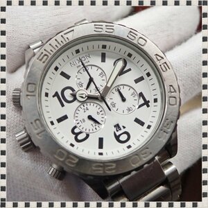 ニクソン MINIMIZE THE 42-20 CHRONO デイト スモセコ 白文字盤 クォーツ 41.5mm メンズ 腕時計 稼動品 NIXON