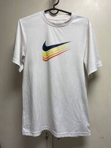 送料格安スピード発送！良品★NIKEナイキＴシャツDRIFITキッズサイズSサイズ相当ジョギング登山トレランマラソン