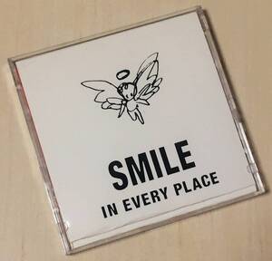 ＳＭＩＬＥ ～ スマイルの１９９８年発売、８センチ・シングルＣＤ 「 イン・エブリ・プレイス 」「ライク・ア・シャイニング・スター」