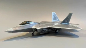 ハセガワ1/48 アメリカ空軍 制空戦闘機 F-22ラプター 組立塗装済完成品