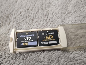 【中古】xD-Picture Card XDピクチャーカード　2GB・128MB ２枚