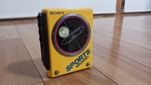 ☆美品☆ SONY ソニー　カセットプレーヤー　WM-75 SPORTS WALKMAN　スポーツウォークマン　ポータブル　黄色