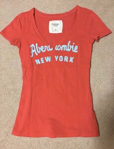 アバクロ Abercrombie&Fitch NEW YORK XS 赤 T-シャツ Vネック2010年 アメリカ ニューヨーク USED アバクロンビー&フィッチ シャツ レトロ