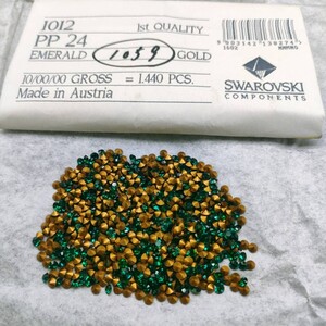 ☆ほぼ未使用 SWAROVSKI スワロフスキー ヴィンテージ ルース 1012 24PP 10gross Emerald エメラルド 裸石 グルーデコ R-477