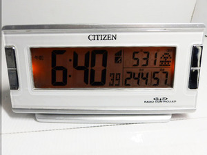 5m3102）CITIZEN　Z23Z1G　RADIO CONTROLLED　電波時計　日付・曜日・温度・湿度表示　アラーム機能　動作品