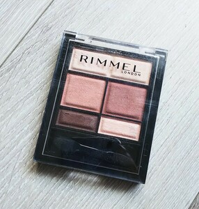 送料無料■リンメル（RIMMEL）スウィート　アイシャドウ　ソフトマット　００２　サクラチェリーショコラ 限定色