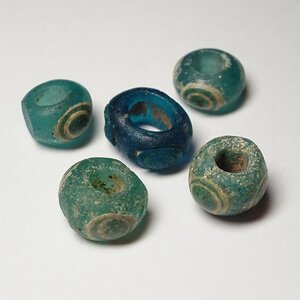 花◆蒐集家コレクション品 古代中国美術 戦国時代 戦国玉 クリアブルー 重層貼眼玉5点 多眼貼付小玉 とんぼ玉 出土品 30