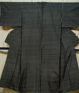 絹100％　米沢織物紬着物　　　　誂え仕立て品　　中古品