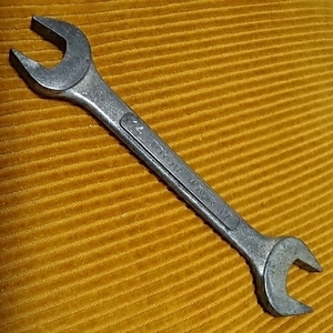 トヨタ自動車 純正車載工具 コンビネーションレンチ wrench サイズ表記14-17mm. 全長164.1mm 鍍金のめくれあり TOYOTA 整備用工具 マークⅡ