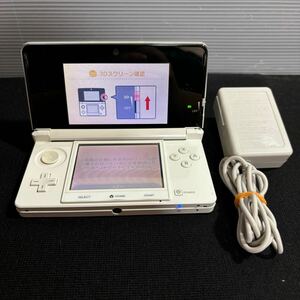 通電動作確認済み　箱無し　ニンテンドー3DS CTR-001 ピュアホワイト 本体　電源アダプター付き　k699