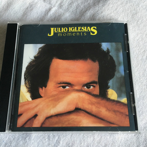 JULIO IGLESIAS「moments」＊日本でも大ヒット！郷ひろみカバーでもお馴染み「黒い瞳のナタリー」など収録