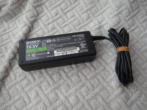 SONY ACアダプター VGP-AC19V19 19.5V 3.9A センターピンあり