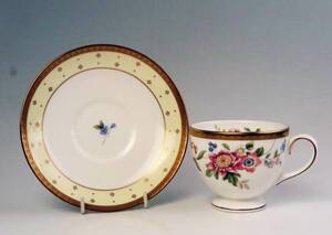 　ウェジウッド　　 Cup&Saucer　＝　GRACE (1級品)