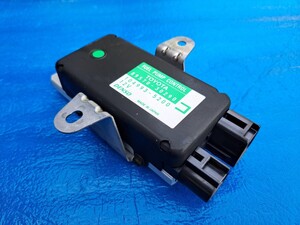 レクサス URL10 GS-F フューエルポンプコントロールコンピューター 89570-30290 FUEL PUMP CONTROL