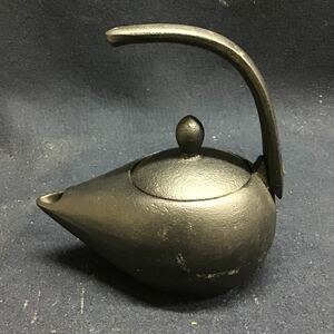 盛岡南部鉄器 MADE IN JAPAN 送料一律520円　鉄瓶 小ぶりサイズ 煎茶道具 茶道具 刻印有り 岩鋳　IWACHU CASTING WORKS 南部岩鋳 リーフ