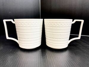  ウェッジウッド WEDGWOOD マグカップ ペアセット INTAGLIO インタグリオ BONE CHINA ボーンチャイナ 茶器 ブランド洋食器 ホワイト