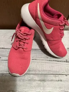 ナイキ　NIKE シューズ　ジョギング　ウォーキングピンク　24