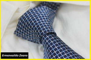 【送料無料】新品エルメネジルド・ゼニア（Ermenegildo Zegna） 100％シルクマイクロデザイン柄ネクタイ タイ（ネイビーブルー）NO.112